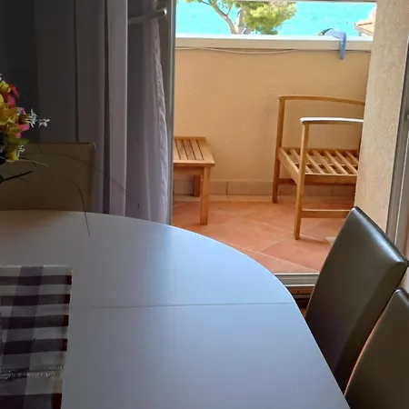 Magdalena Galileo Sa Pogledom Na I Plazu Makarska