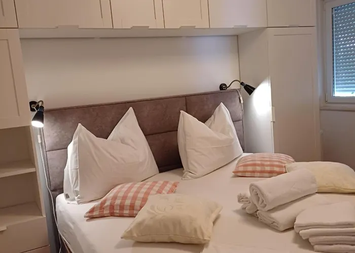 Magdalena Galileo Sa Pogledom Na I Plazu * Makarska