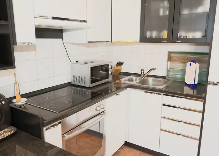 Magdalena Galileo Sa Pogledom Na I Plazu *