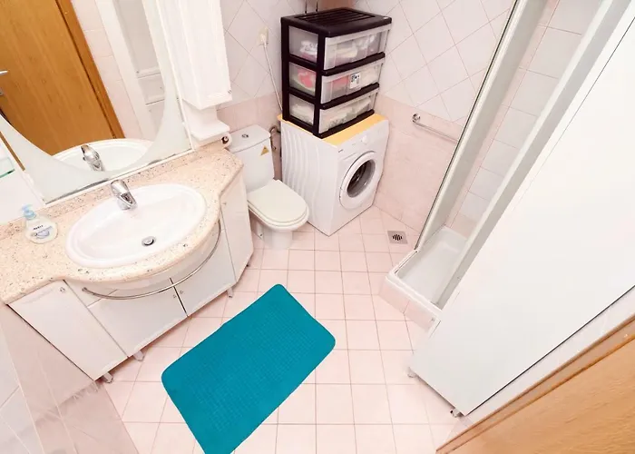 Magdalena Galileo Sa Pogledom Na I Plazu Makarska